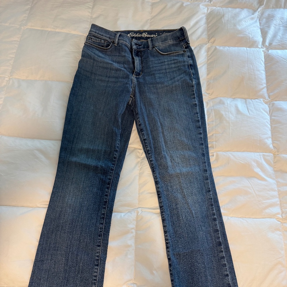 Eddie Bauer, Curvy High-Rise, Bootcut, Medium rinse, Size 4